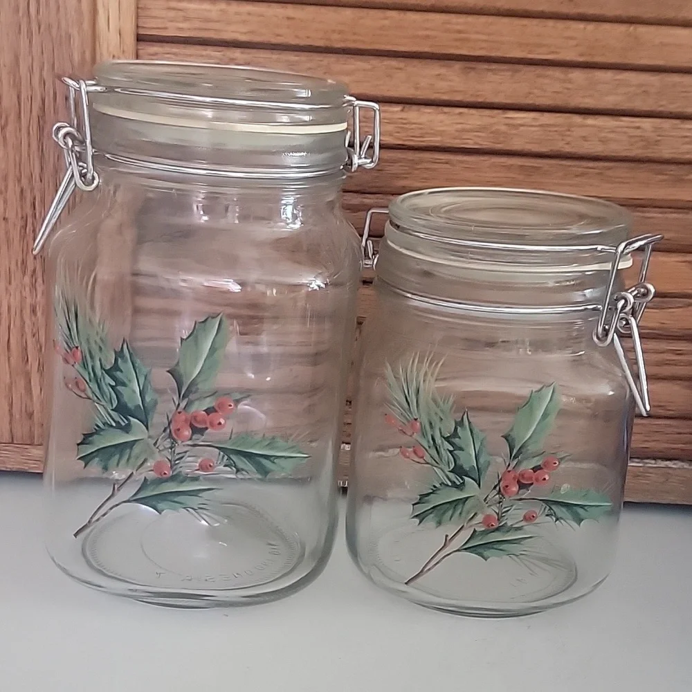 VINTAGE 1980'S Glass Lid Canister Holly Berries Metal Snap Jar Set 1.5 L 1.0 L